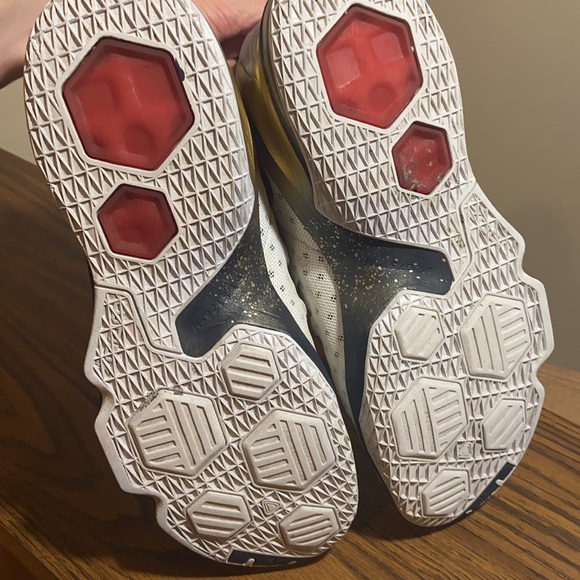 Nike Lebron 13 Low Olympic - Picture 4 of 5